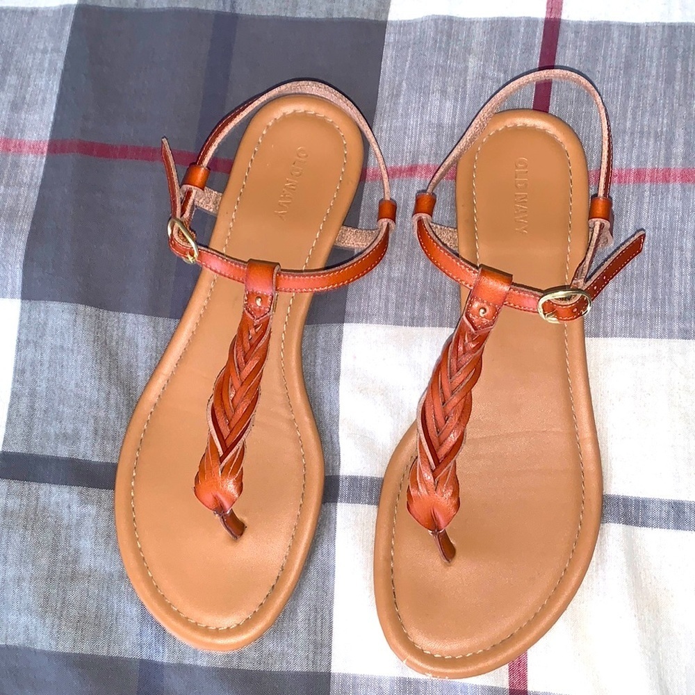 Old navy brand sandals. Very lightly used. - Picture 2 of 3
